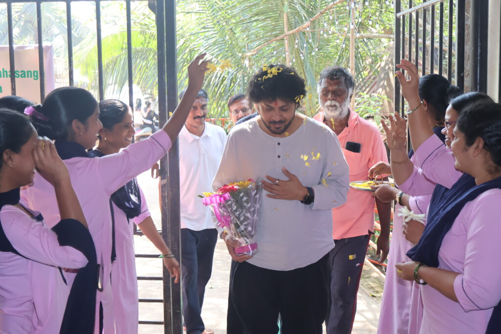 Mahesh Kale ( Indian American classical vocalist and playback singer )